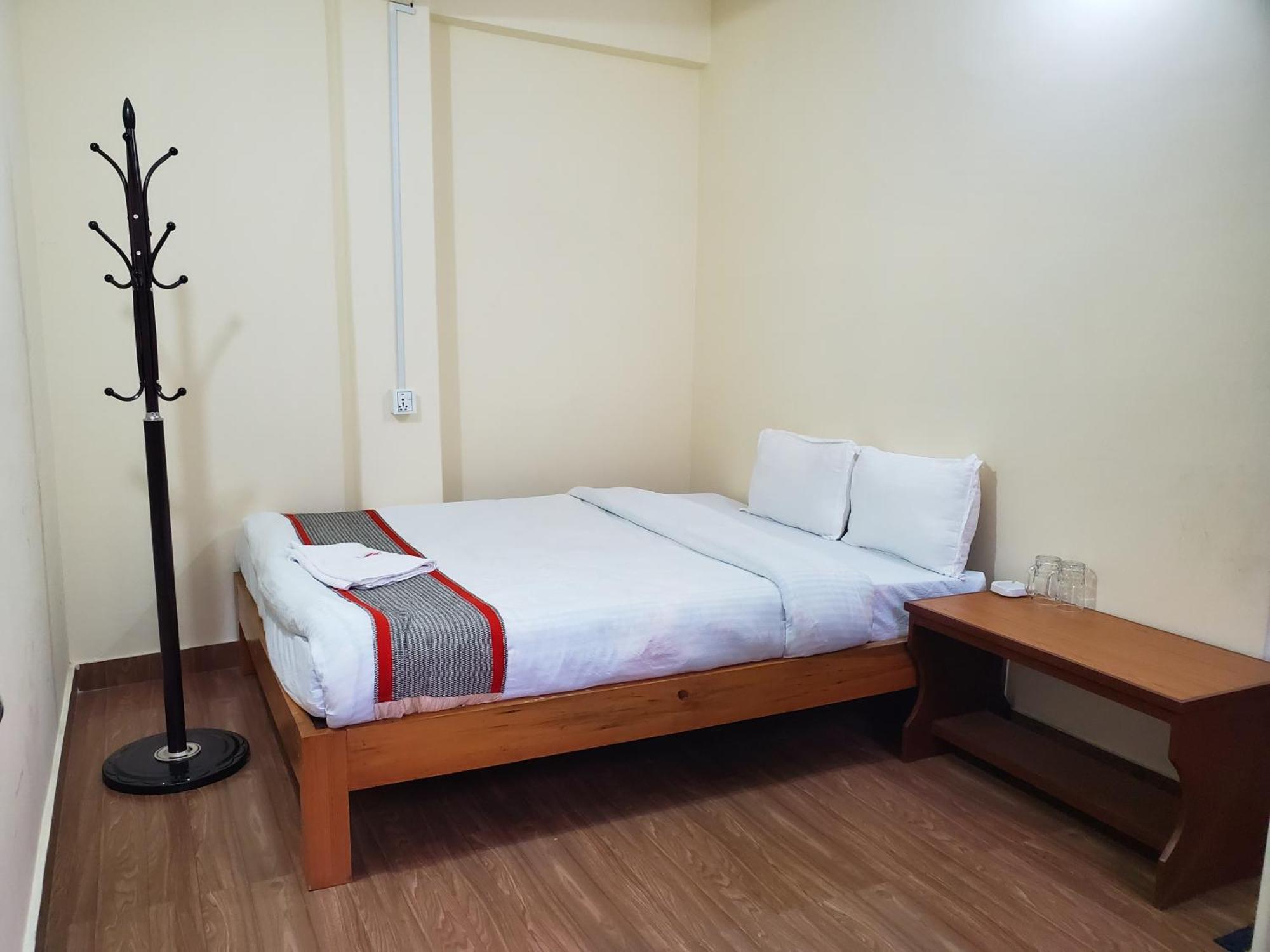 Santoshi Guest House, Покхара Номер фото